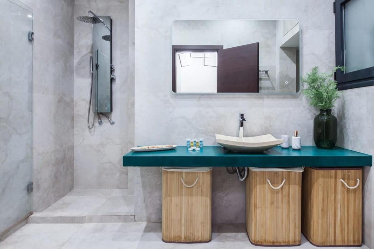 Beautiful Elegant Apartment Next To Monastiraki เอเธนส์ ภายนอก รูปภาพ